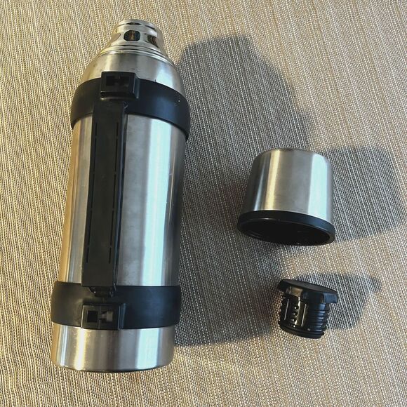 Thermos Keeping Hot Water Coffee & Tea camping or for work - Picture 3 of 6